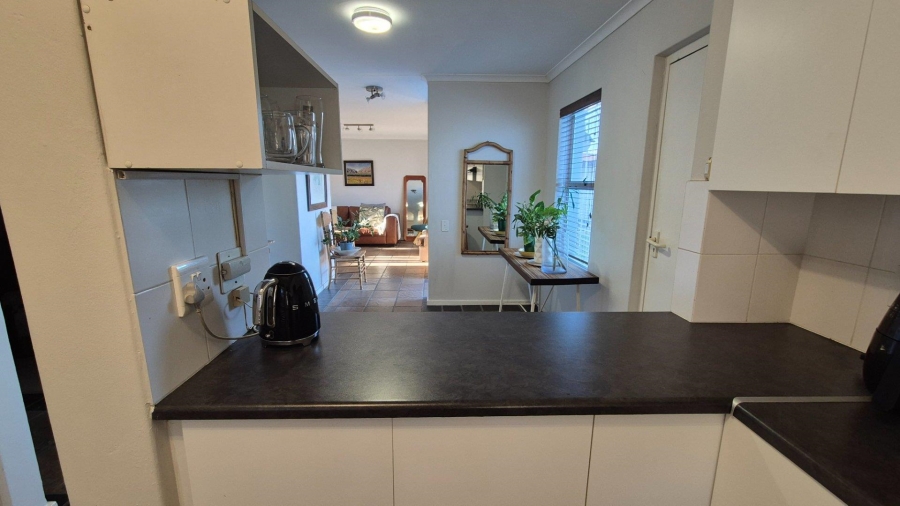 To Let 3 Bedroom Property for Rent in Loevenstein Western Cape